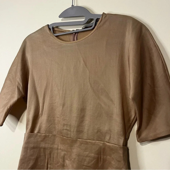 COS Silk Blend Business Casual Neutral Short Sleeve Top Blouse - Picture 2 of 6